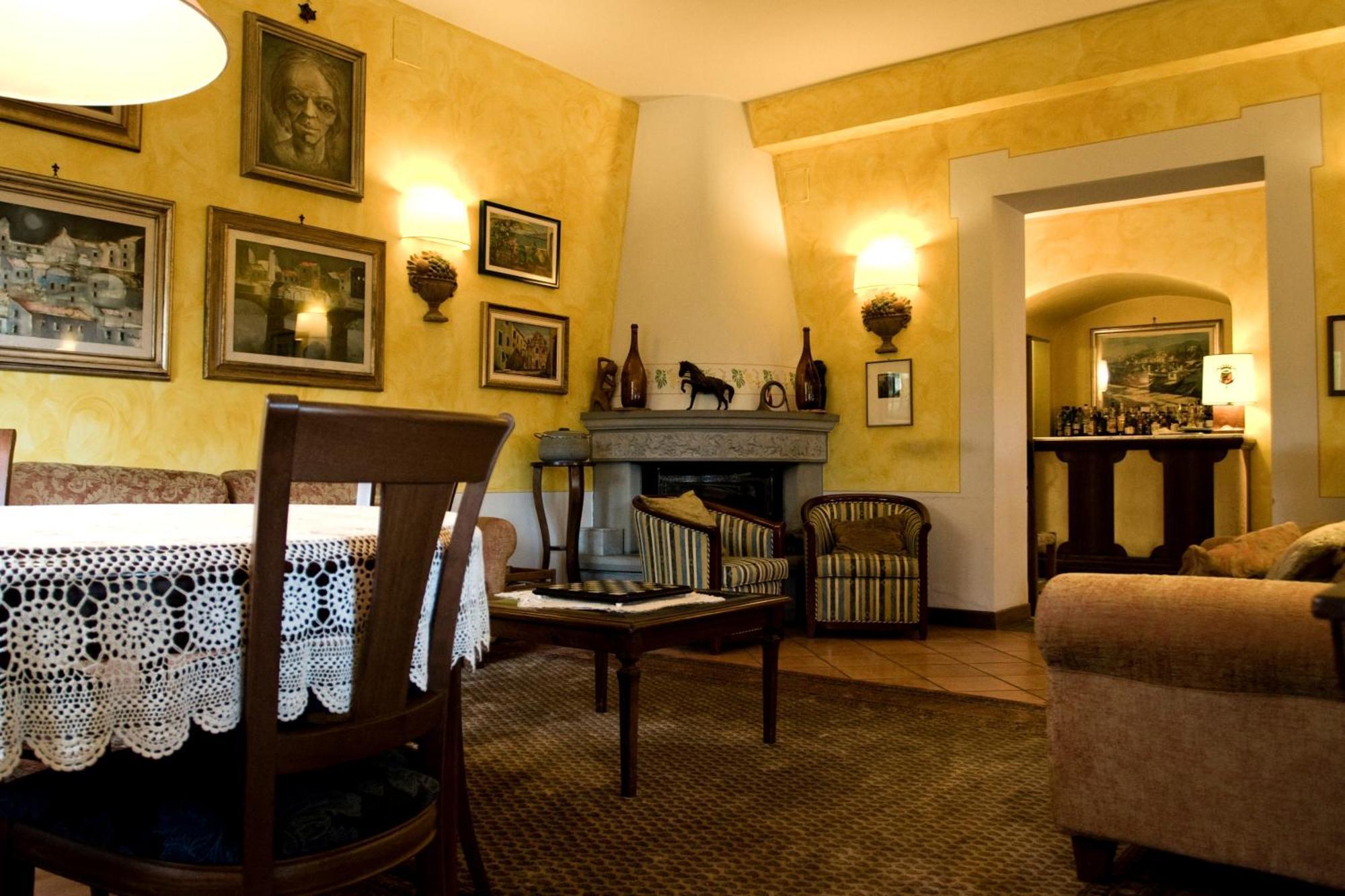 Locanda Miranda เตลลาโร ภายนอก รูปภาพ
