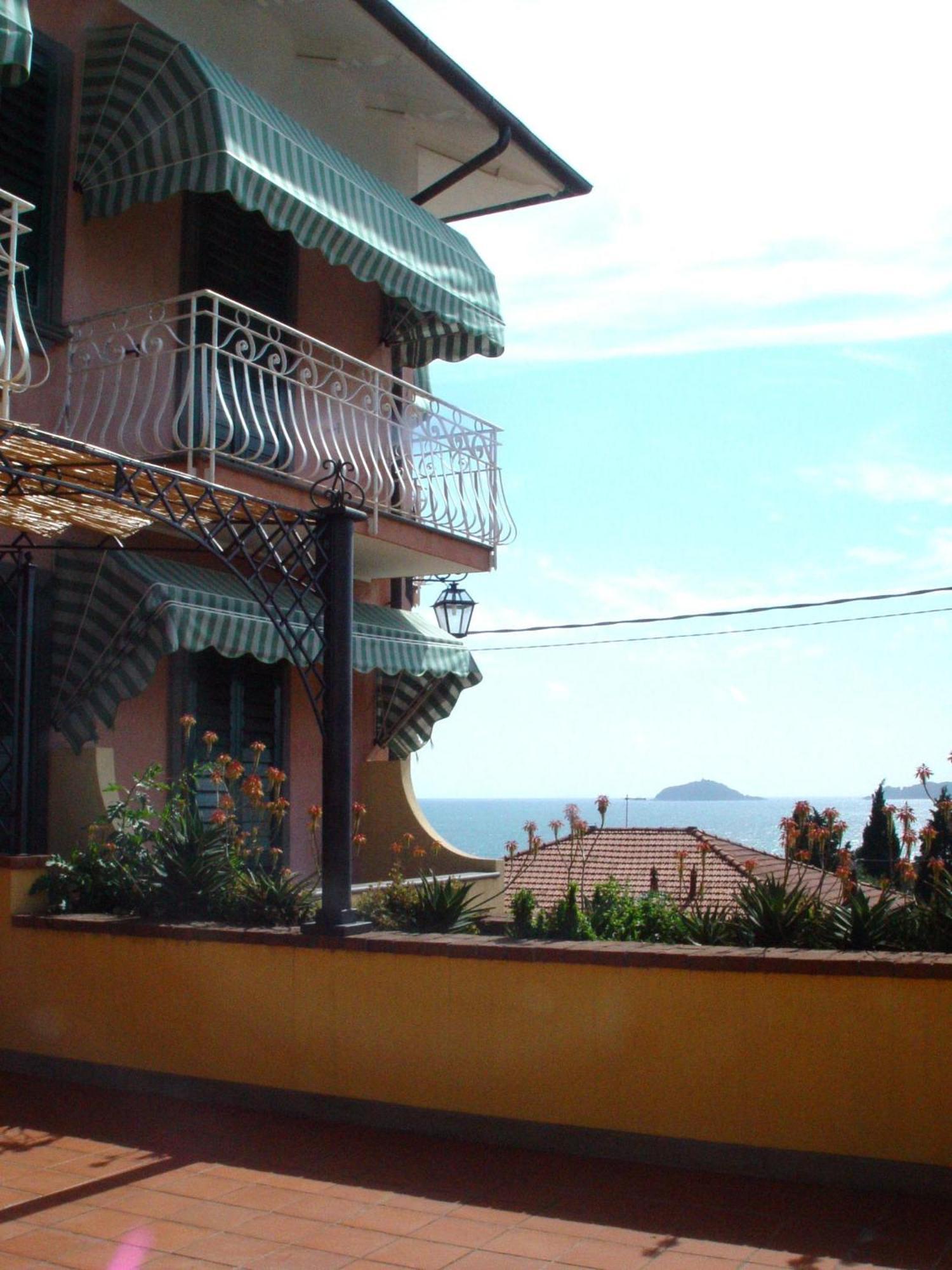 Locanda Miranda เตลลาโร ภายนอก รูปภาพ